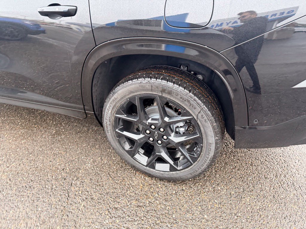 New 2026 Chevrolet Traverse RS w/ LPO, Floor Liner Package FWD image 9