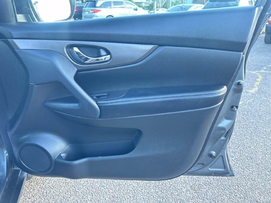 Used 2014 Nissan Rogue SV w/ SV Premium Package AWD/4WD image 21