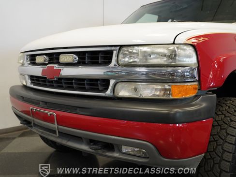 Used 2004 Chevrolet Suburban 2500 AWD/4WD image 22