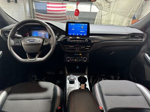 Used 2023 Ford Escape ST-Line image 17