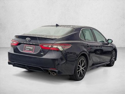 Used 2021 Toyota Camry SE image 5