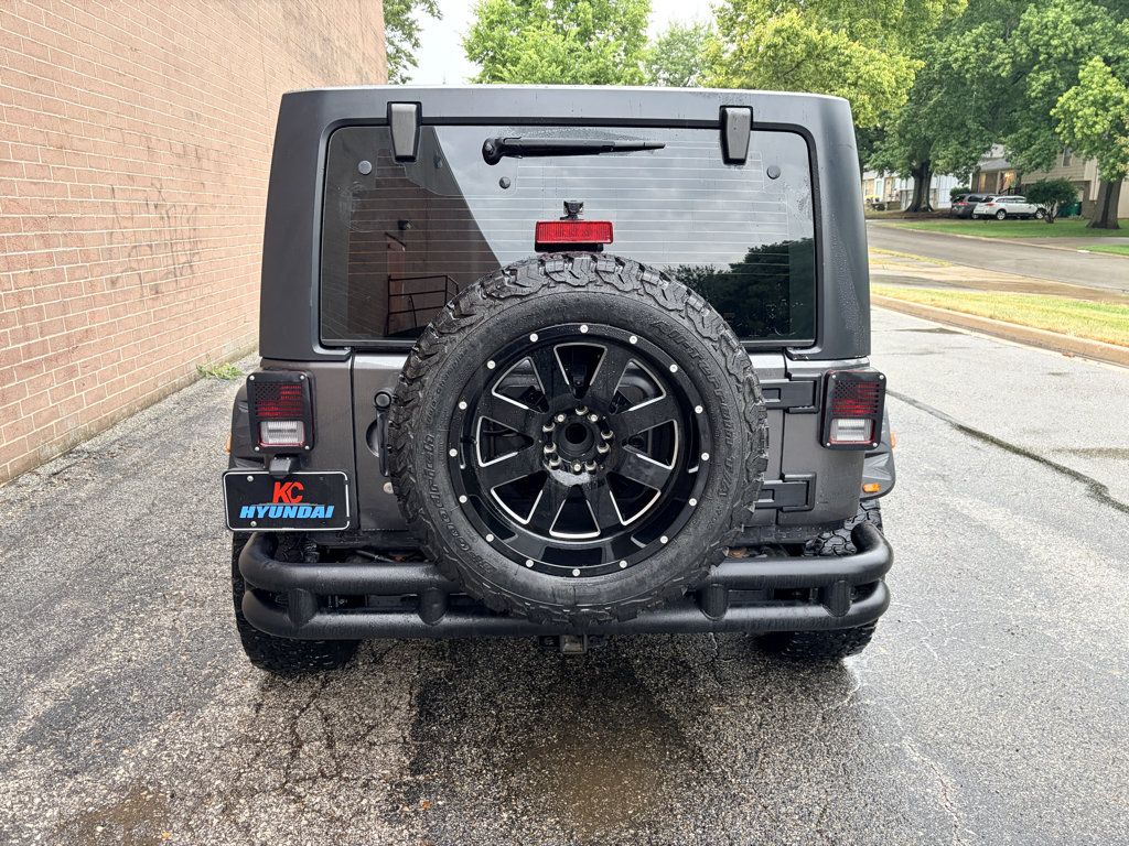 Used 2017 Jeep Wrangler Unlimited Sport w/ Connectivity Group AWD/4WD image 4
