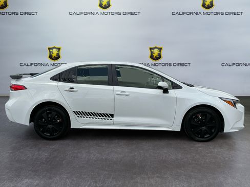 Used 2025 Toyota Corolla LE FWD image 4