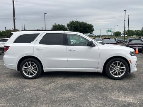 Used 2024 Dodge Durango GT RWD image 3