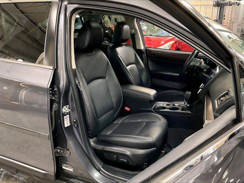 Used 2019 Subaru Outback 2.5i Limited AWD/4WD image 9