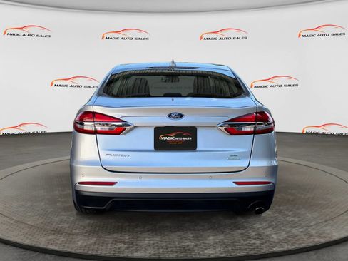 Used 2019 Ford Fusion SE FWD image 9