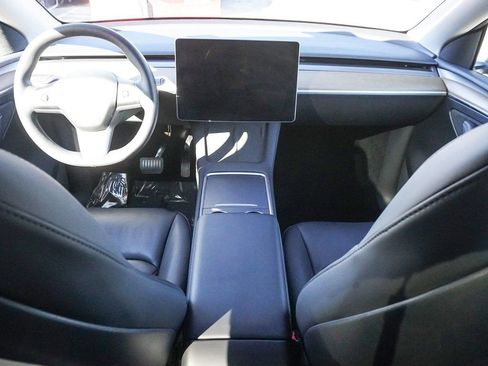 Used 2023 Tesla Model Y Long Range image 40