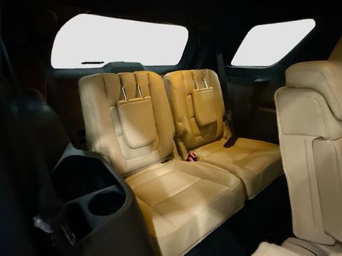Used 2017 Ford Explorer Limited image 28