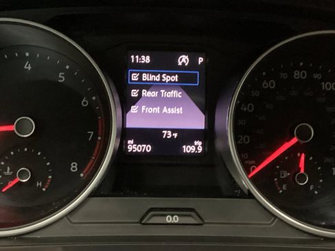 Used 2019 Volkswagen Tiguan SE w/ Panoramic Sunroof Package AWD/4WD image 18