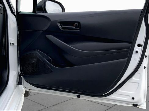 Used 2025 Toyota Corolla LE FWD image 22