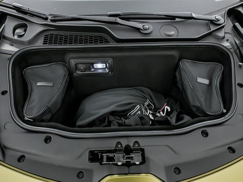 Used 2022 Lamborghini Huracan EVO RWD image 15