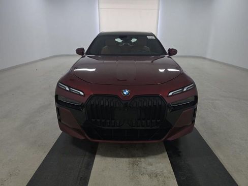 Used 2023 BMW 740i w/ Parking Assistance Package image 2