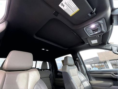 Used 2023 Chevrolet Silverado 1500 ZR2 w/ Technology Package image 23