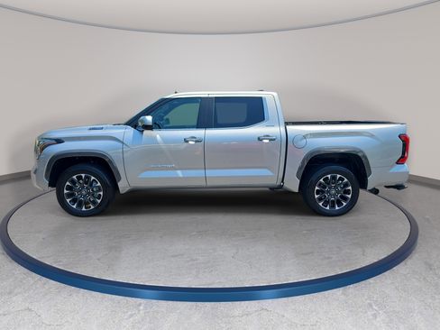 Used 2025 Toyota Tundra Limited AWD/4WD image 8