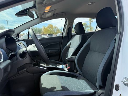 Used 2025 Nissan Versa SV image 11