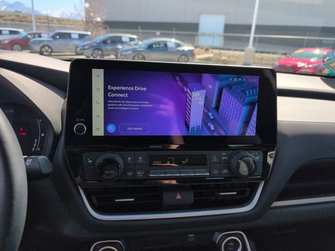 Used 2024 Toyota Grand Highlander XLE image 21