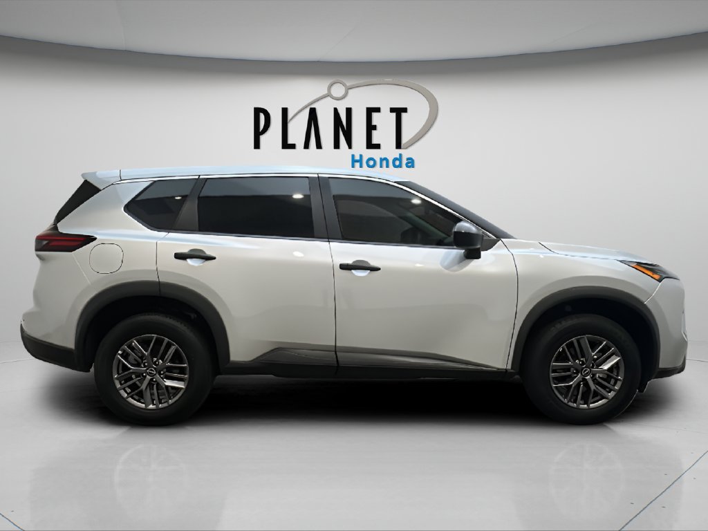 Used 2024 Nissan Rogue S AWD/4WD image 10