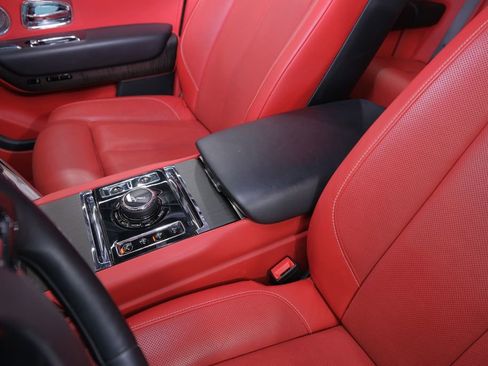 Used 2021 Rolls-Royce Cullinan image 24