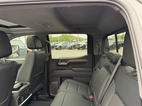 Certified 2025 GMC Sierra 1500 Denali w/ Denali Reserve Package AWD/4WD image 10