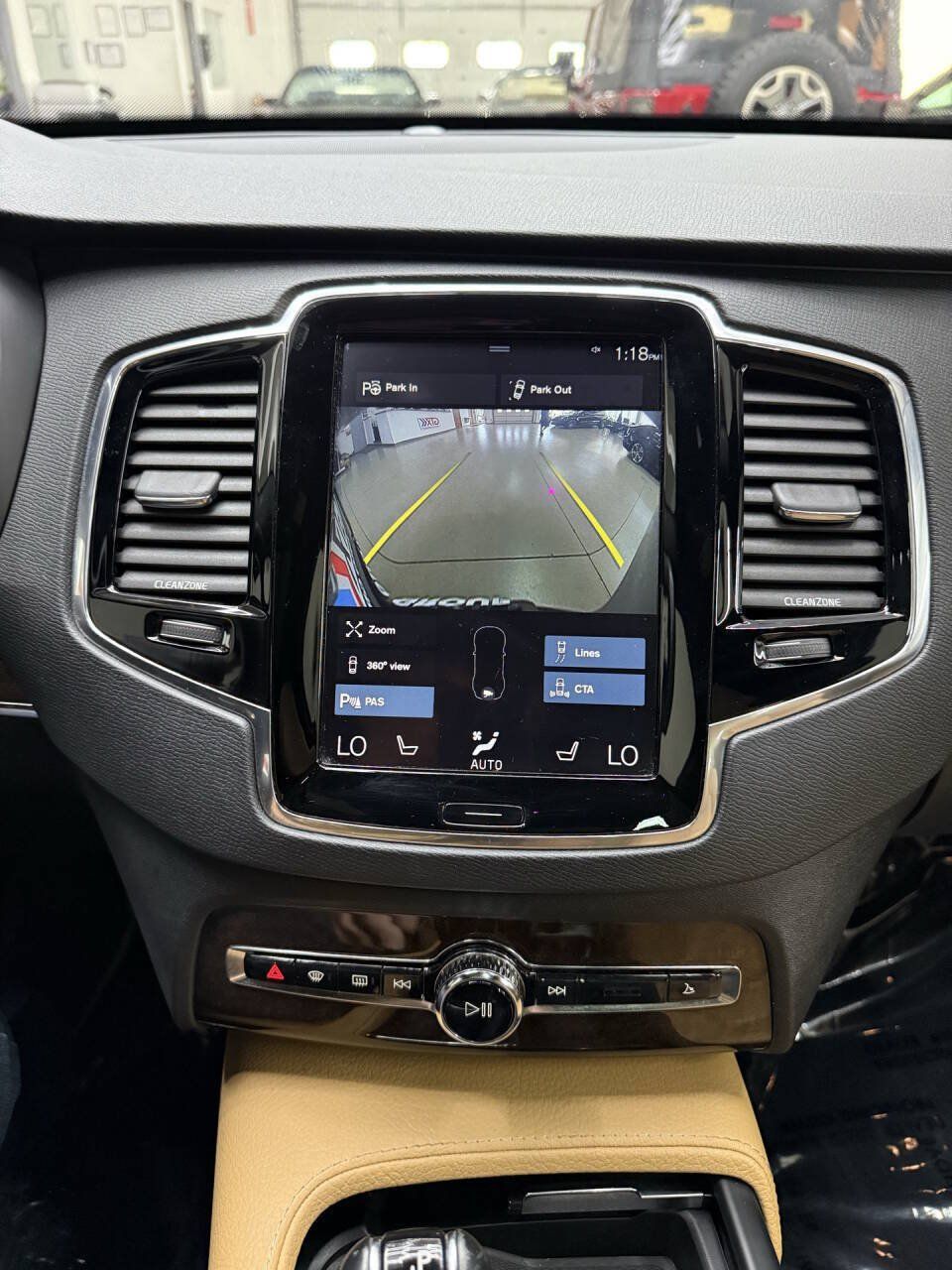 Used 2016 Volvo XC90 T6 Momentum w/ Momentum Plus Package AWD/4WD image 29