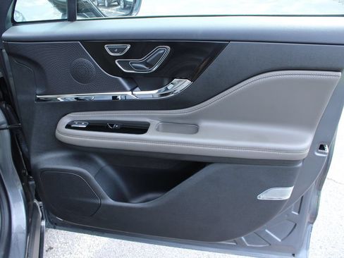 Used 2023 Lincoln Corsair AWD w/ Equipment Group 101A image 28
