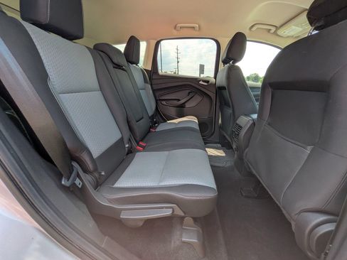 Used 2017 Ford Escape SE FWD image 38