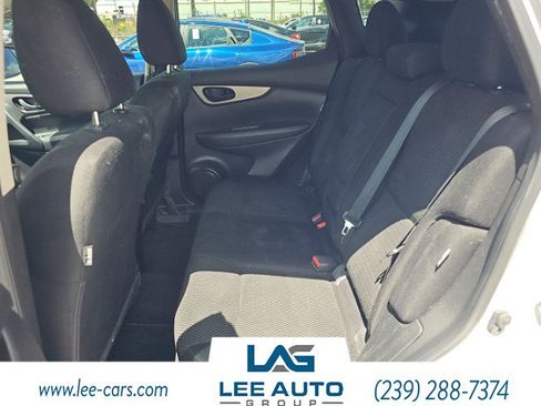 Used 2021 Nissan Rogue Sport S FWD image 3