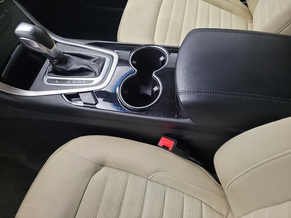 Used 2018 Ford Edge SEL w/ Ford Safe & Smart Package FWD image 26