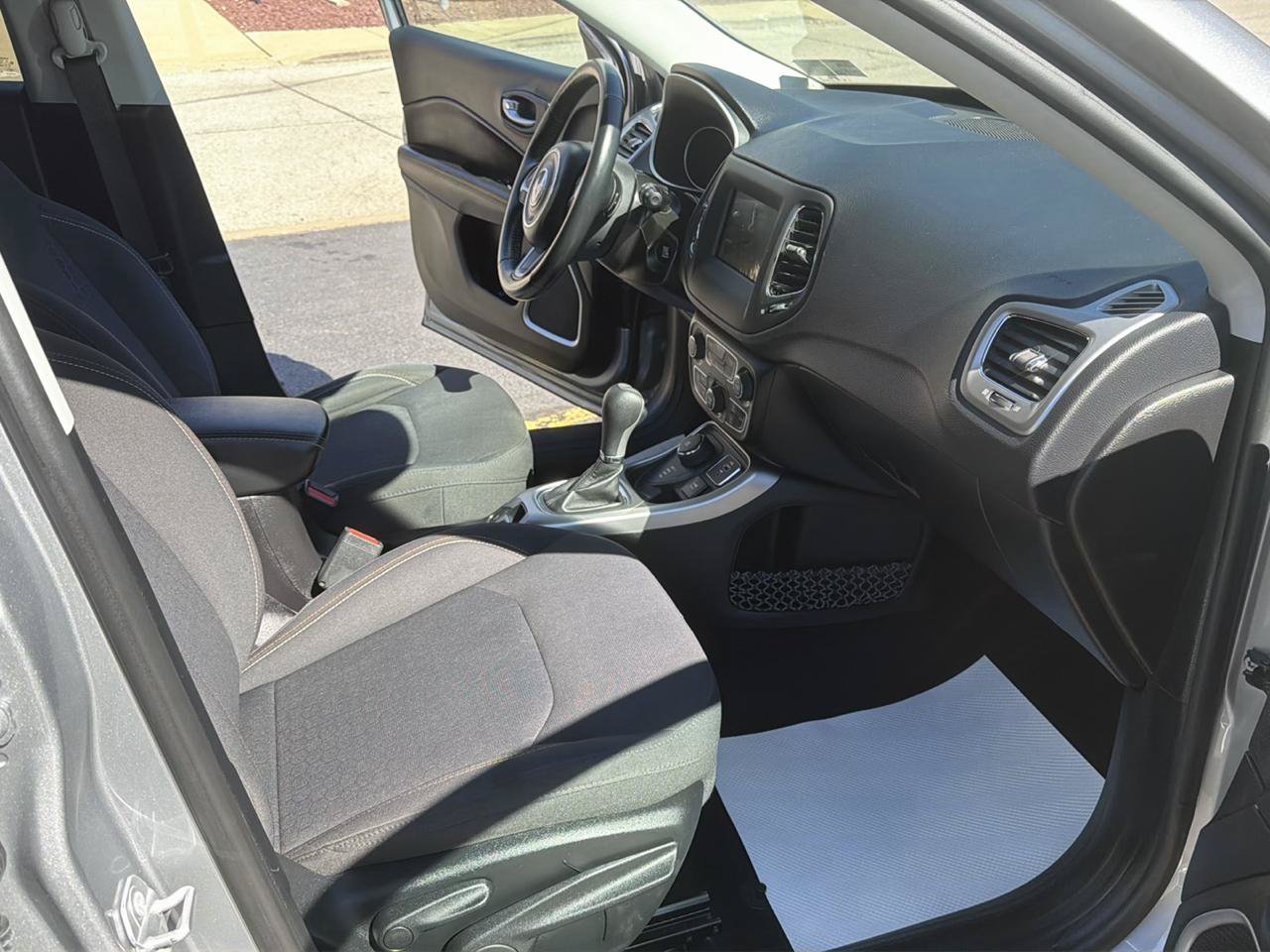 Used 2019 Jeep Compass Sport w/ Cold Weather Group AWD/4WD image 37