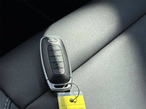 Used 2025 Nissan Murano SV AWD/4WD image 31