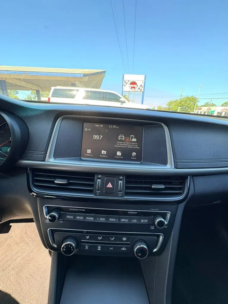 Used 2018 Kia Optima LX FWD image 11