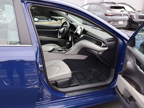 Used 2023 Toyota Camry SE image 27