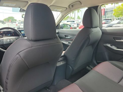 New 2027 Nissan Sentra SR w/ Floor Mat Package FWD image 16