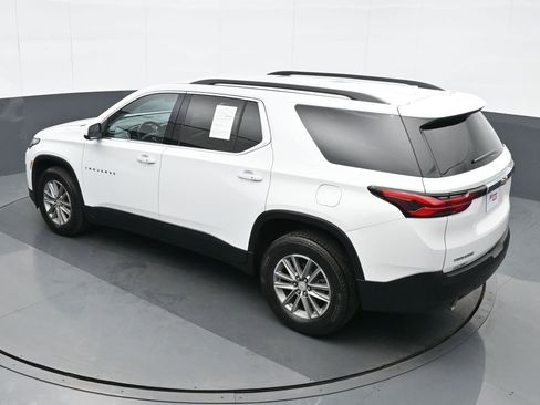Used 2023 Chevrolet Traverse LT image 19