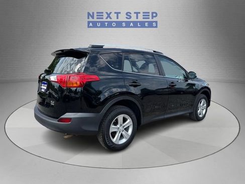 Used 2014 Toyota RAV4 XLE AWD/4WD image 8