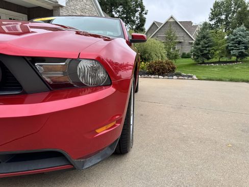 Used 2011 Ford Mustang GT Premium RWD image 29