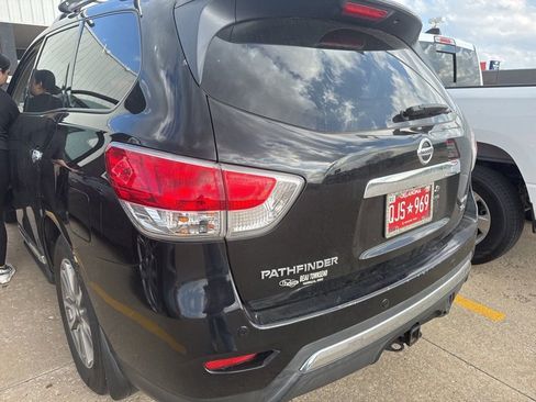 Used 2013 Nissan Pathfinder SL w/ Trailer Tow Pkg image 4