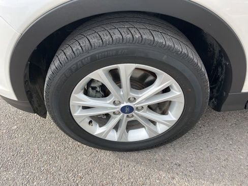 Used 2018 Ford Escape SEL image 18