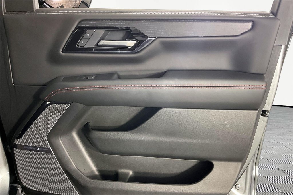 Used 2025 GMC Yukon AT4 Ultimate w/ LPO, Floor Liner Package AWD/4WD image 25