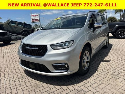 Used 2025 Jeep Wrangler Sahara image 22