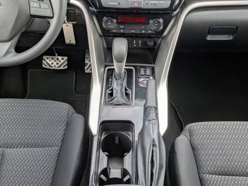 Used 2022 Mitsubishi Eclipse Cross LE AWD/4WD image 18