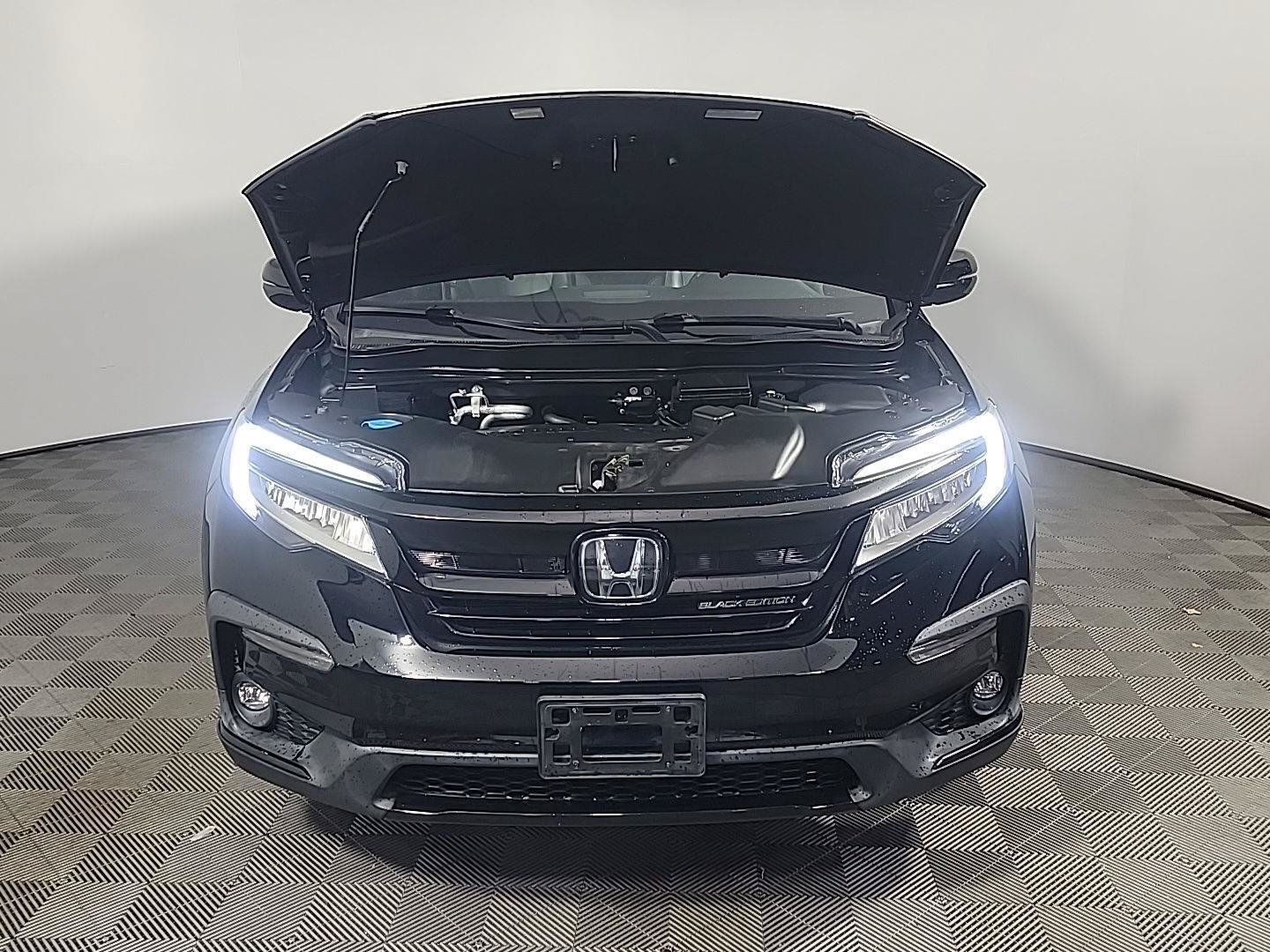 Certified 2022 Honda Pilot Black Edition image 14