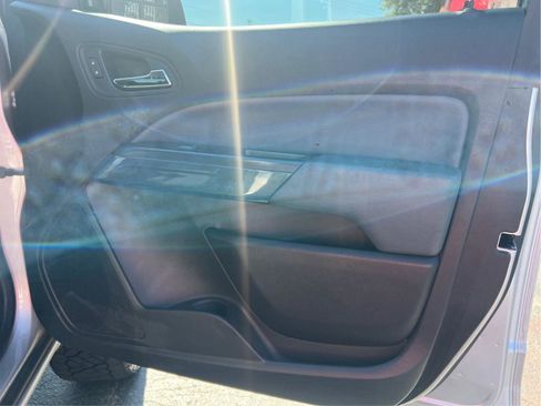 Used 2020 Chevrolet Colorado Z71 AWD/4WD image 19
