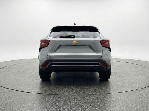 Used 2025 Chevrolet Trax LT w/ LT Convenience Package FWD image 7