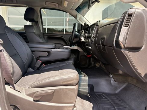 Used 2015 Chevrolet Silverado 2500 LT w/ LT Convenience Package AWD/4WD image 11