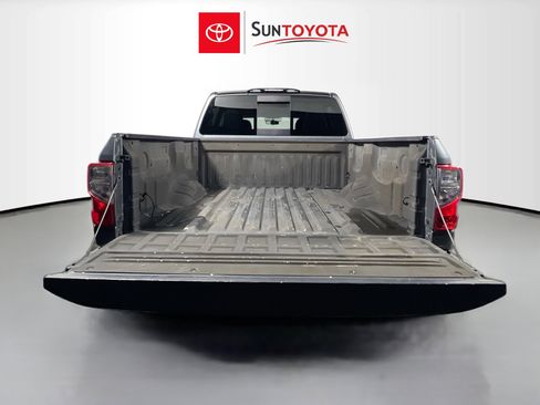 Used 2017 Nissan Titan SV RWD image 34