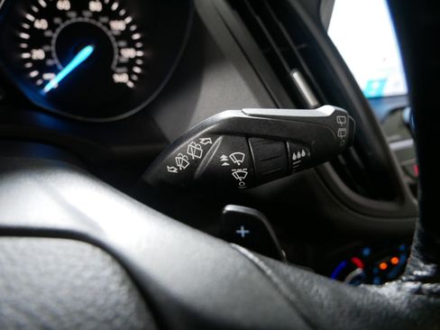Used 2017 Ford Escape Titanium FWD image 31