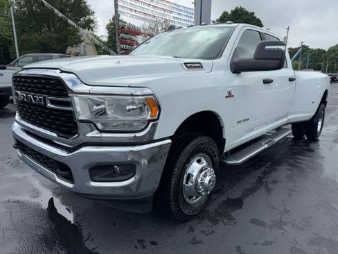 Used 2024 RAM 3500 Big Horn image 3