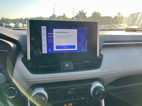 Used 2025 Toyota RAV4 XLE w/ Convenience Package AWD/4WD image 7