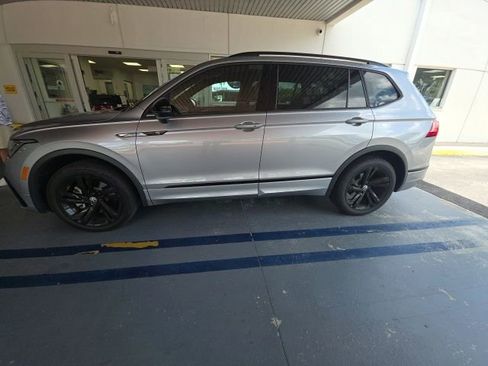 Used 2024 Volkswagen Tiguan SE R-Line AWD/4WD image 6